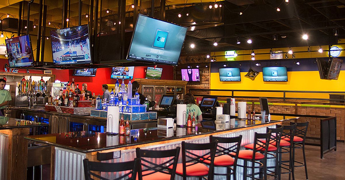 FUZZY'S TACO SHOP 41 | Resized bar dinning TVs 8528 1024x600 1 Resized bar dinning TVs 8528 1024x600 1 | FUZZY'S TACO SHOP | Jaco General Contractor