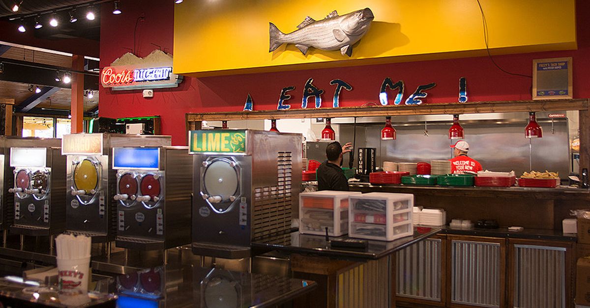 FUZZY'S TACO SHOP 44 | Resized drink serve Resized drink serve | FUZZY'S TACO SHOP | Jaco General Contractor