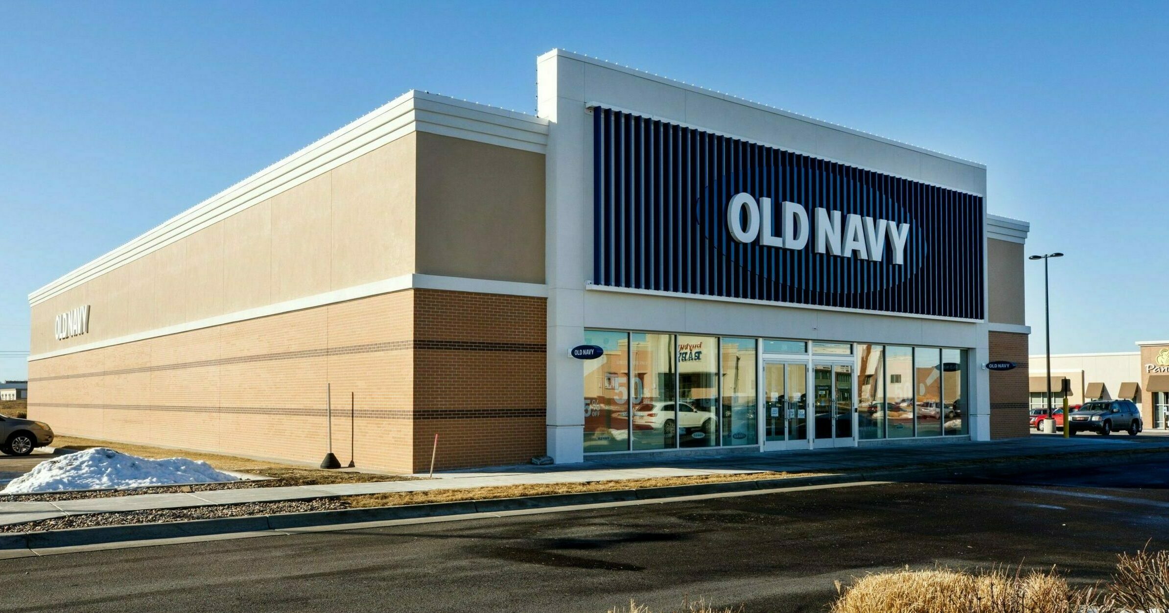 Old Navy 1 min scaled e1656086745298 | HEALTHCORE CLINIC EXPANSION | Jaco General Contractor